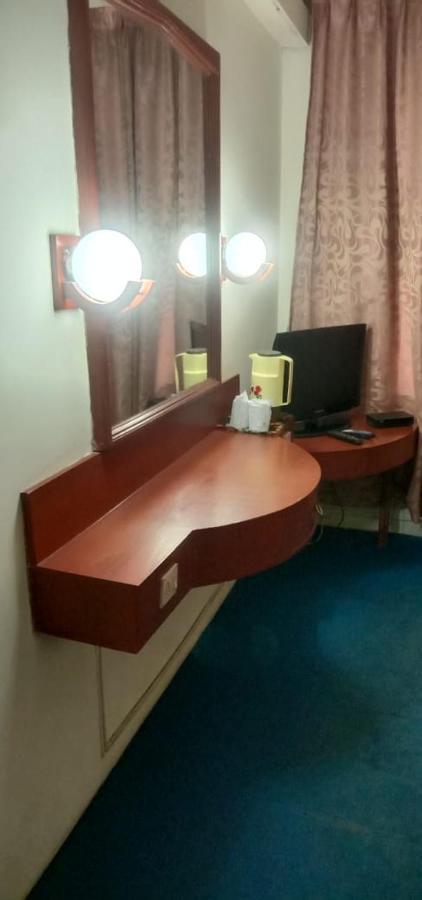 Hotel Goutham Manor Chennai Exterior photo